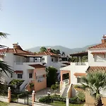 Meandros Village ヴラスナ